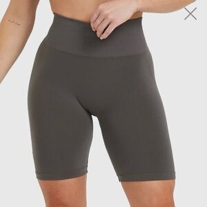 EFFORTLESS SEAMLESS CYCLING SHORTS - DEEP TAUPE